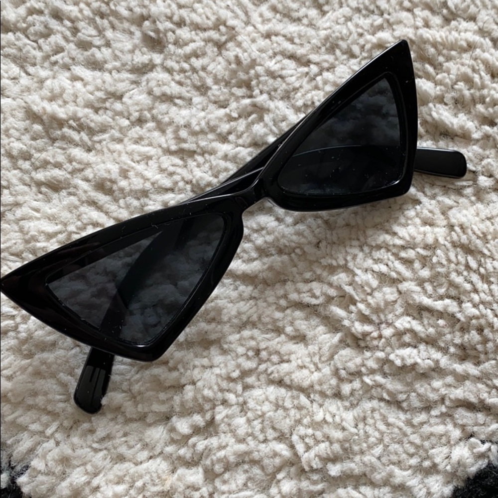 Trendy triangle sunglasses
